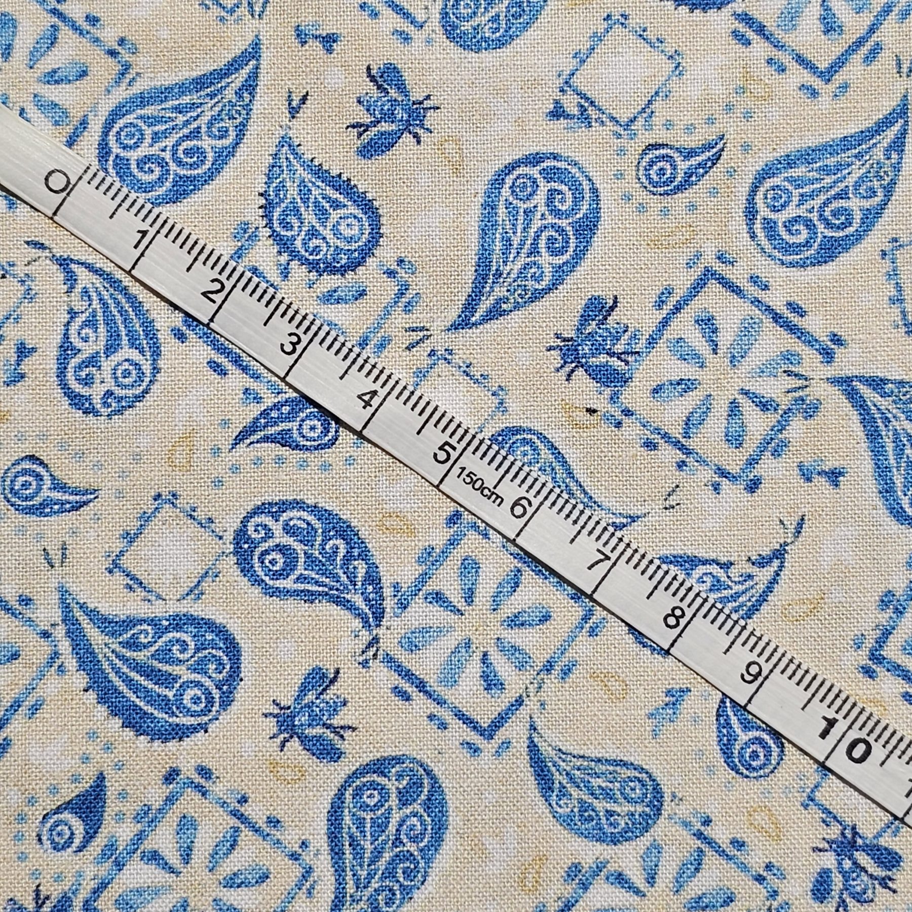P&B Fabrics - Barnyard Babies by Clint Eagar PB003