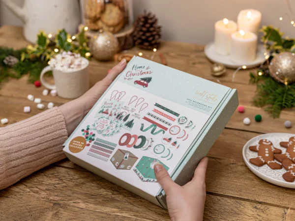HFXMAS-BNDL003_1 Violet Studios Gift Decorating Bundle - Home for Christmas
